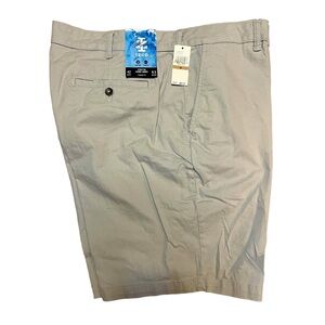 NWT IZOD GOLF STRETCH CHINO SHORT CLASSIC FIT